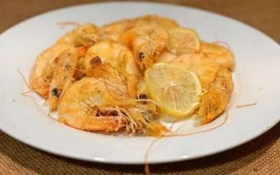 Gamberi al forno gratinati, croccanti e buoni come quelli fritti. Il segreto nella panatura