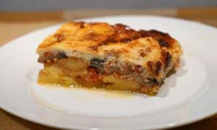 Moussakà greca piatto tipico della cucina ellenica