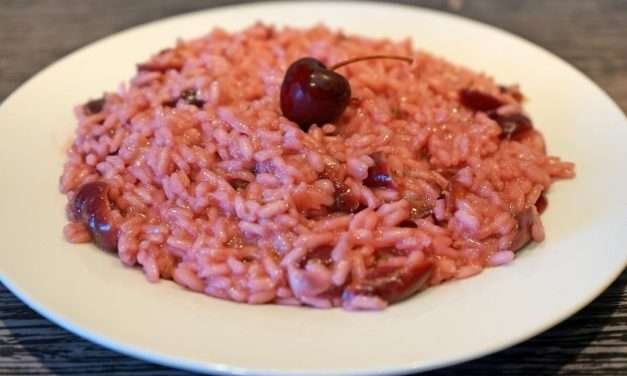 Risotto alle ciliegie: piatto estivo originale