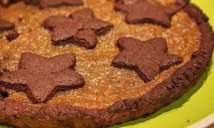 Crostata con farina di farro e cacao