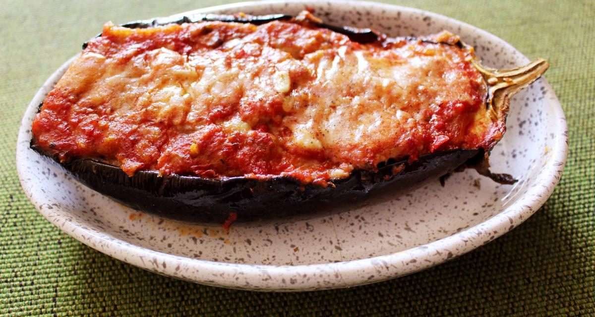 Melanzane ripiene di orzo gratinate al forno