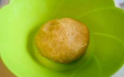 Pasta frolla alle mandorle per biscotti, crostate e cialde