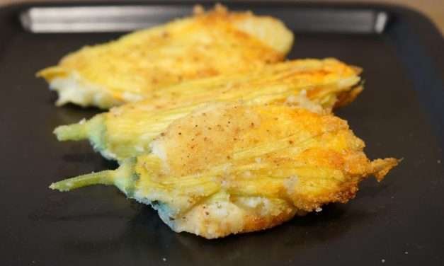 Fiori di zucca ripieni di patate al forno