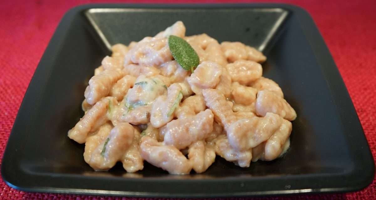 Gnocchi di rapa rossa e patate, buoni e belli