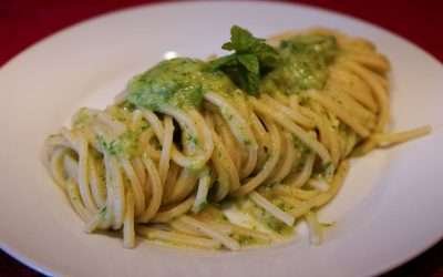 Pasta con crema di zucchine: primo cremoso e delicato