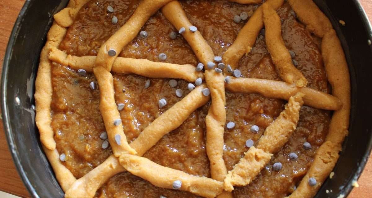 Torta halloween crostata a ragnatela con farina di soia