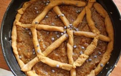 Torta halloween crostata a ragnatela con farina di soia