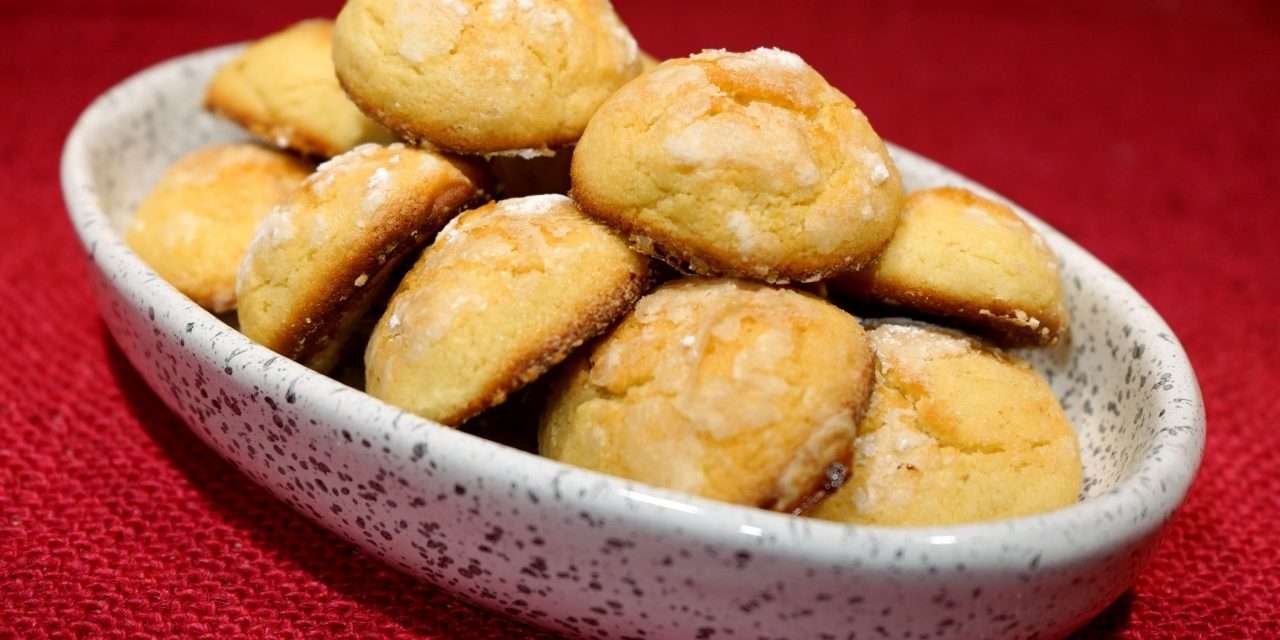 Biscotti arabi con semola e marmellata