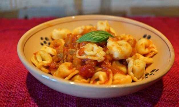 Tortellini con melanzane un’ alternativa al classico ragù