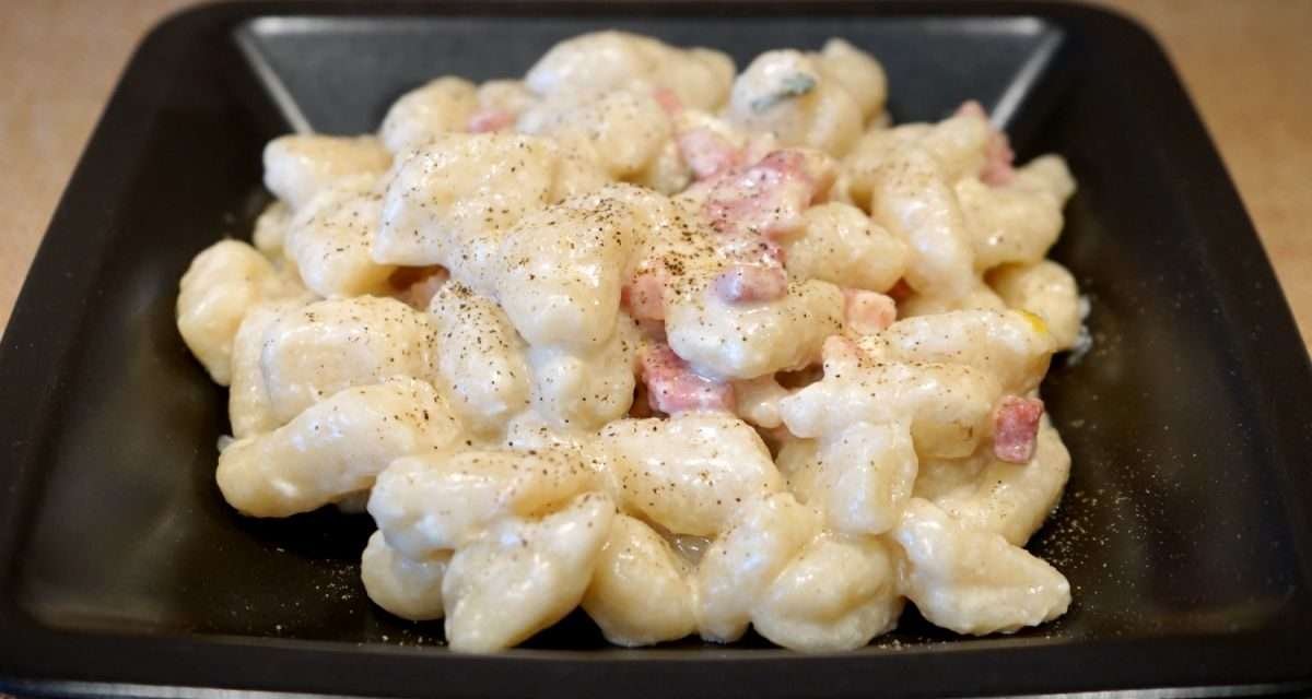 Gnocchi di cavolfiore speck e stracchino