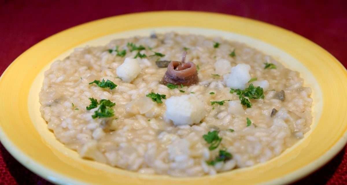 Risotto con cavolfiore e acciughe