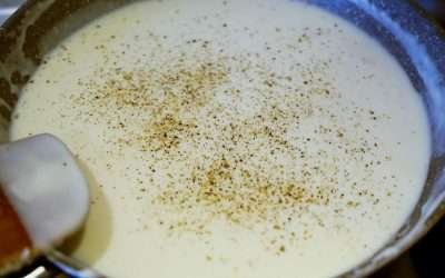 Besciamella fatta in casa, perfetta in pochi minuti: la ricetta semplice e veloce per una salsa irresistibile