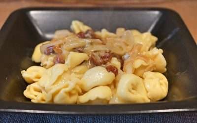 Tortelli con indivia, gorgonzola e uvetta: un’autentica delizia in pochi minuti