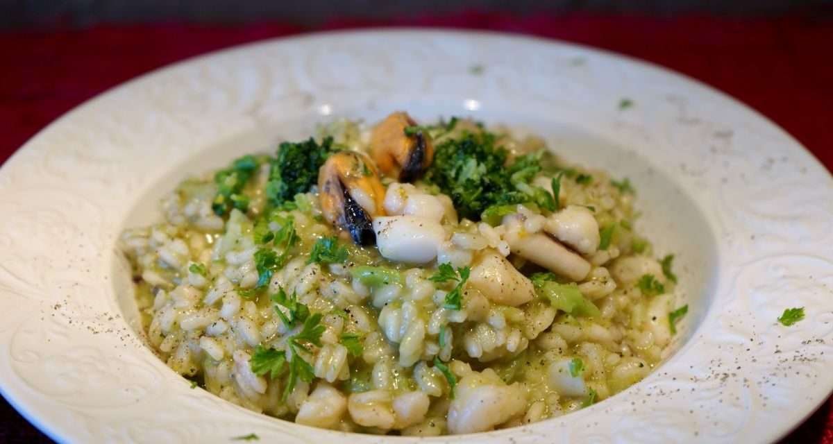 Risotto alla pescatora con crema di broccoli