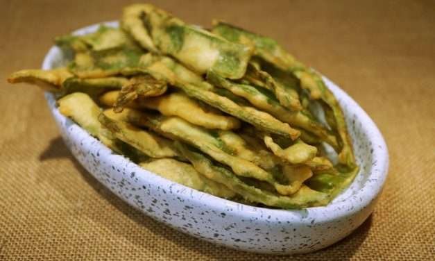 Baccello fava fritto in pastella, insolito, delicato e croccante