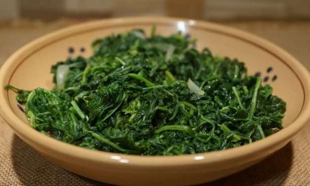 Rucola in padella: contorno appetitoso con rucola selvatica appena colta