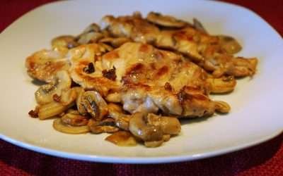 Sovracosce di pollo con funghi champignon: ricetta perfetta per pranzi o cene veloci