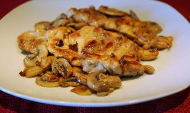 Sovracosce di pollo con funghi champignon: ricetta perfetta per pranzi o cene veloci