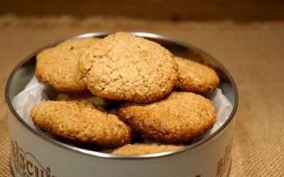 Biscotti con fiocchi di avena e mandorle, rustici e a grana grossa