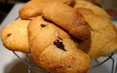 Cornetti fatti in casa: la ricetta per farli soffici come una nuvola