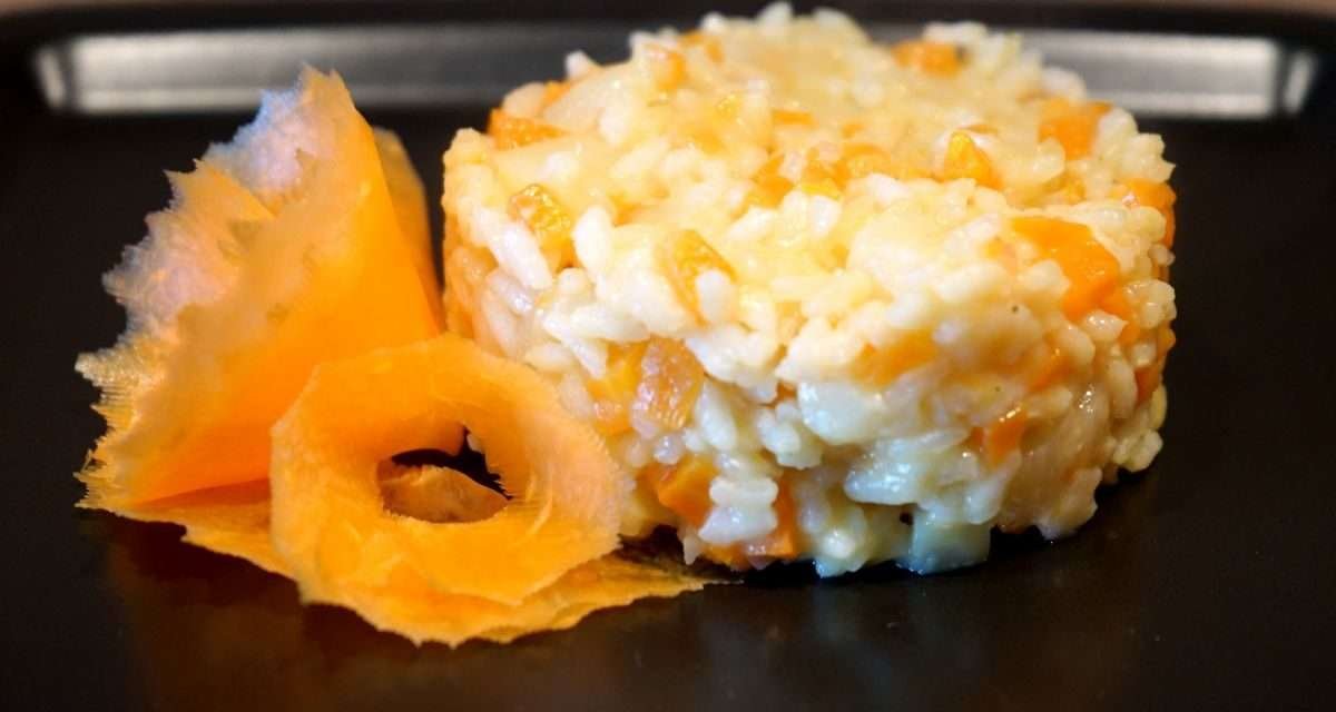 Risotto carote e patate, colore autunnale che scalda in tavola