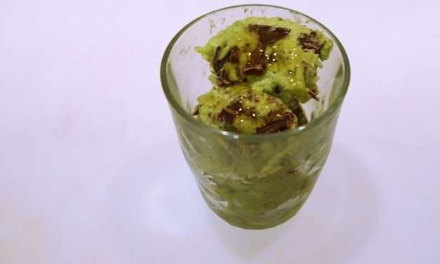 Sorbetto all’avocado con miele e cioccolato fondente