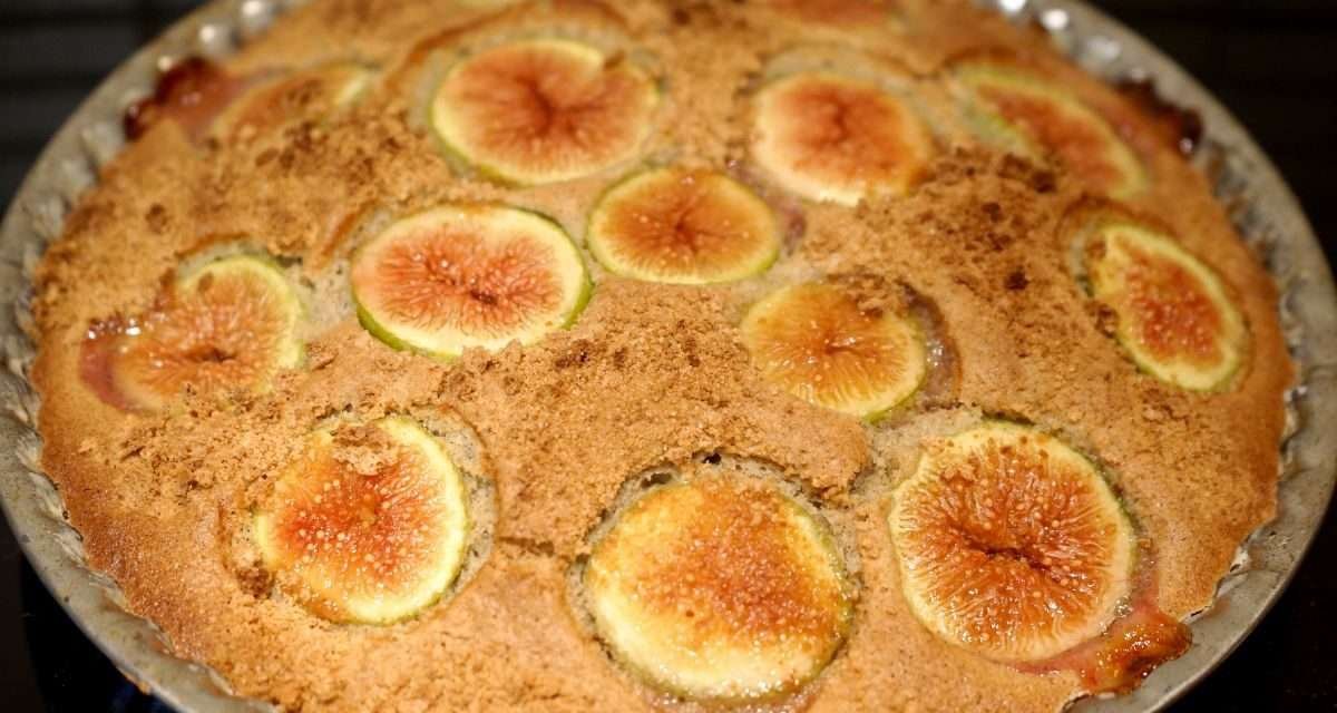 Torta di fichi al grano saraceno morbida e senza burro