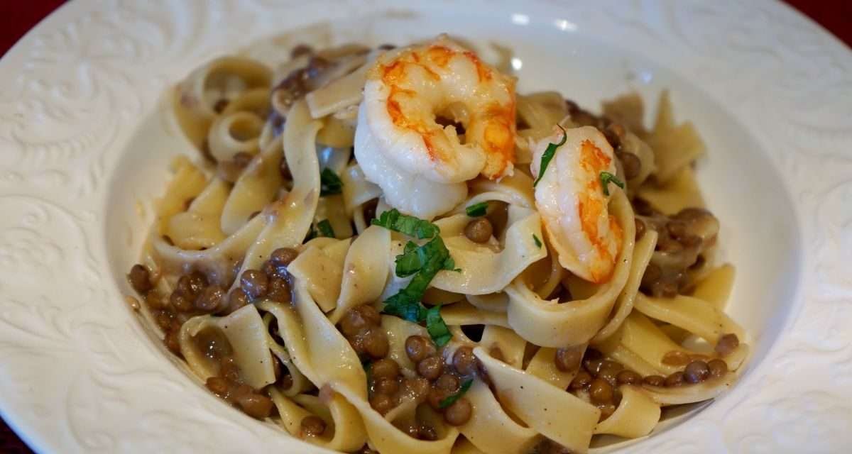 Pasta con lenticchie e gamberi: primo gourmet e fusion