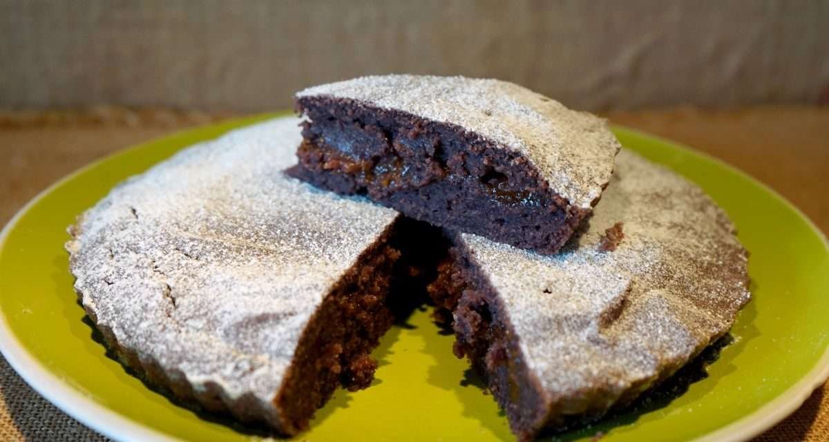 Torta con farina di riso venere e marmellata