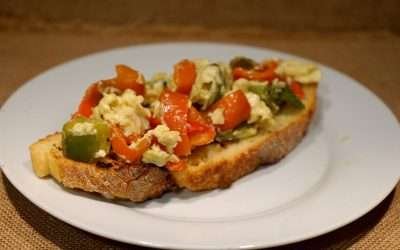 Uova e peperoni, la ricetta abruzzese dei Pipindun’ e ov’