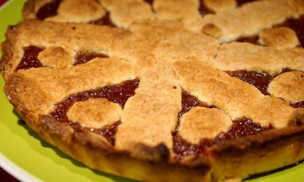 Crostata alle mandorle e cotognata