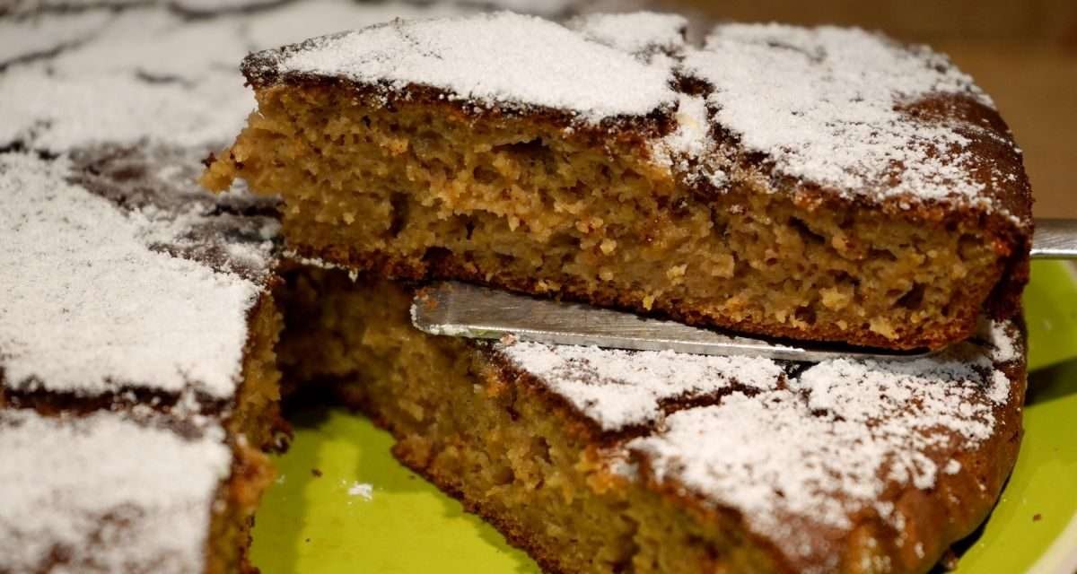 Torta con farina di castagne e zucca