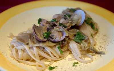 Pasta vongole e carciofi, un primo capriccioso e raffinato