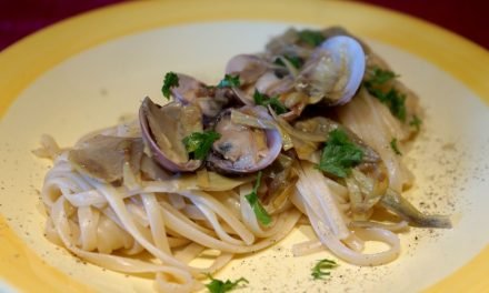 Pasta vongole e carciofi, un primo capriccioso e raffinato